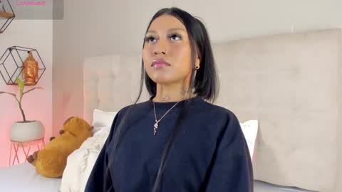 INSTAGRAM  m2221     online show from February 2, 11:31 am