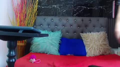 Snapshot of nalaroy chatting on December 12, 3:16 pm NALAROY online show from December 12, 3:16 pm