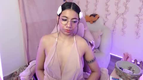 nami_usagi online show from December 16, 12:55 pm