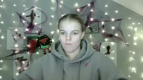 Nana online show from October 6, 8:09 am