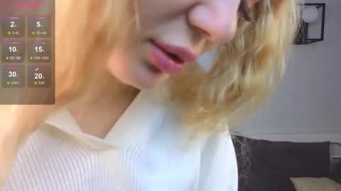 Hello im Lola online show from January 6, 3:10 am