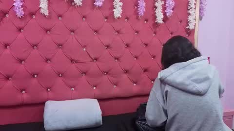 nanis james21 online show from November 11, 2:40 am