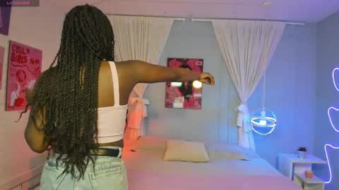 Naomi online show from April 6, 7:15 pm