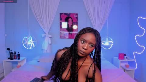 Naomi online show from April 5, 1:54 pm