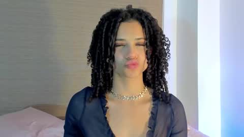 naomidawson online show from October 28, 12:05 am