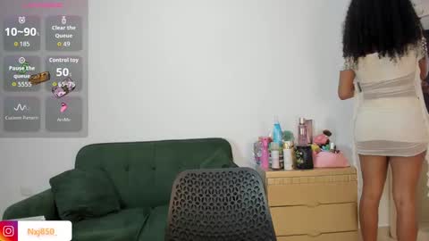 Snapshot of naomixjones1 chatting on September 15, 1:25 am Naomi online show from September 15, 1:25 am