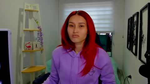 naomy online show from November 17, 8:20 pm