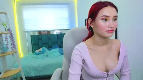 naomy online show from October 17, 8:34 pm