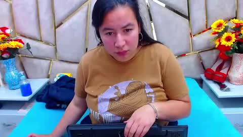 Snapshot of naomyprinces_ chatting on February 19, 1:28 pm Bulma Heidi online show from February 19, 1:28 pm