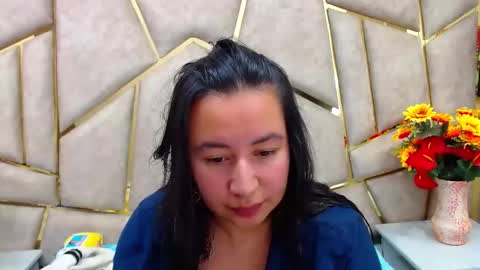 Snapshot of naomyprinces_ chatting on February 8, 1:54 pm Bulma Heidi online show from February 8, 1:54 pm
