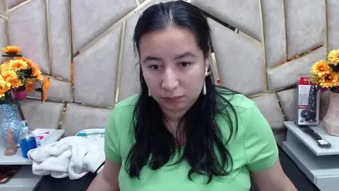 Snapshot of naomyprinces_ chatting on January 21, 1:43 pm Bulma Heidi online show from January 21, 1:43 pm