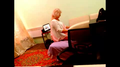 natali online show from October 18, 7:44 am