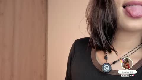 natalia andrea online show from April 2, 10:51 pm