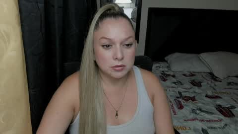 nataliasweet777 online show from April 7, 10:45 pm