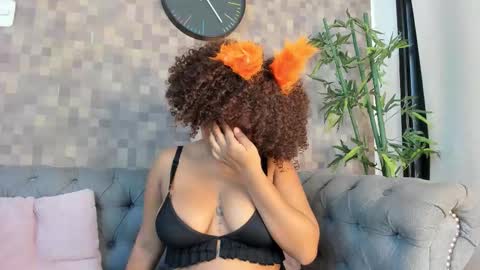 Naty online show from October 31, 8:35 pm