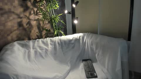 Naty online show from November 10, 6:36 pm