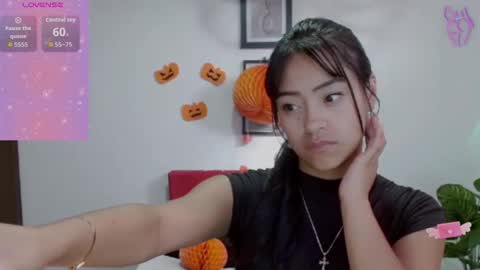 Nataly Escobar online show from October 27, 12:33 pm