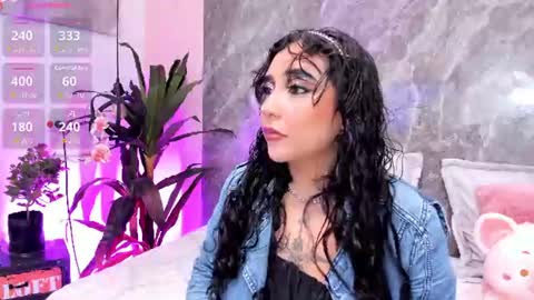 Megan online show from June 9, 8:30 pm