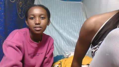 nathalia069 online show from June 23, 3:21 pm