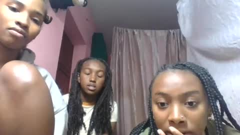 nathalia069 online show from August 2, 1:14 pm