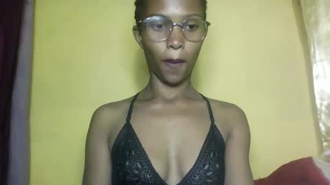 nathalie004 online show from September 11, 10:15 am