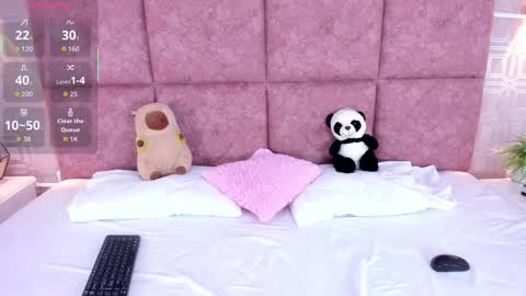 Nathalie Ross online show from February 18, 6:01 am