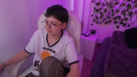 nathalyy_ds online show from February 28, 9:25 pm