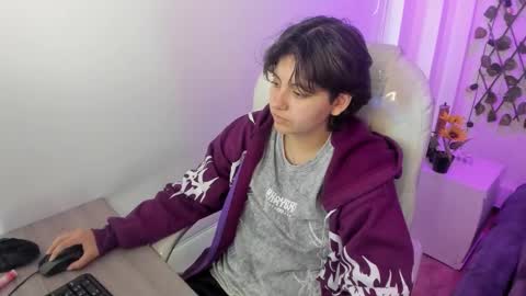 nathalyy_ds online show from February 24, 8:29 pm