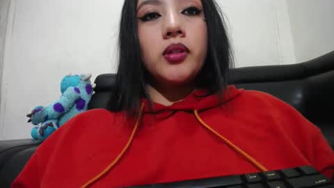 Snapshot of nattyhott1 chatting on October 18, 7:11 am Natty online show from October 18, 7:11 am