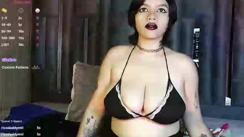 Gwen  online show from September 19, 7:46 pm