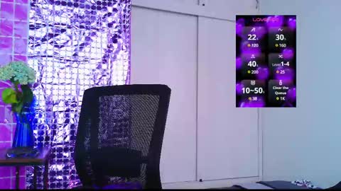 Snapshot of naughty_em_17 chatting on March 12, 3:40 pm Em please help me reach 100 thumbs up 3 online show from March 12, 3:40 pm