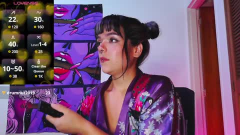 Snapshot of naughty_em_17 chatting on December 5, 6:32 am Em please help me reach 100 thumbs up 3 online show from December 5, 6:32 am