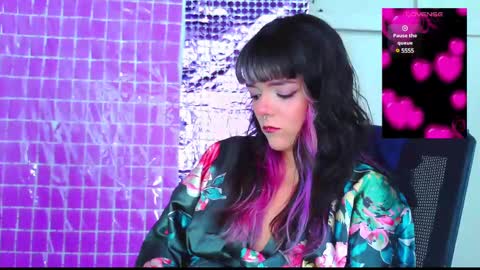 Snapshot of naughty_em_17 chatting on March 2, 4:25 pm Em please help me reach 100 thumbs up 3 online show from March 2, 4:25 pm