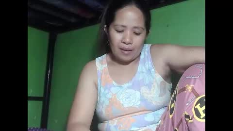 naughtymom26 online show from April 14, 2:00 am