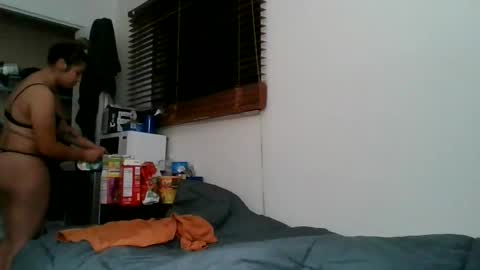 naughtynadia52 online show from April 8, 3:52 am