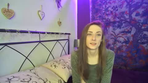 naughtynymph01 online show from January 10, 9:42 pm