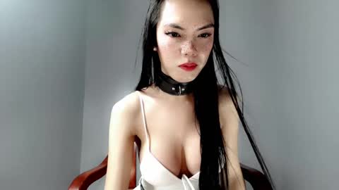 naughtypetiteangel online show from February 9, 1:35 pm