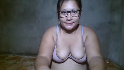 naughtypinay08 online show from August 9, 1:37 pm