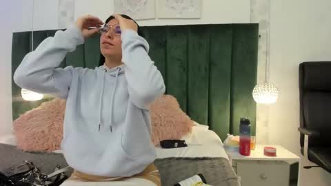 Daniela online show from March 8, 11:45 am