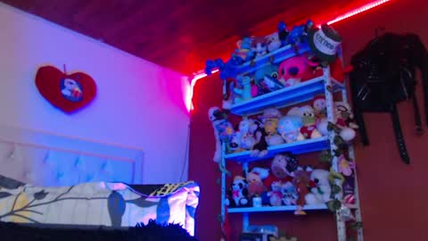 Daniela online show from December 5, 6:11 pm