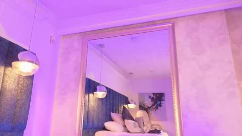 Juli  online show from March 2, 11:52 am