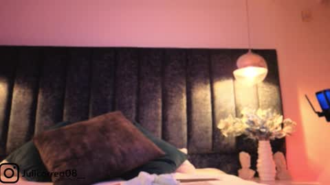 Juli  online show from January 15, 12:00 pm