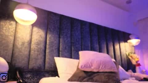 Juli  online show from December 22, 12:41 pm