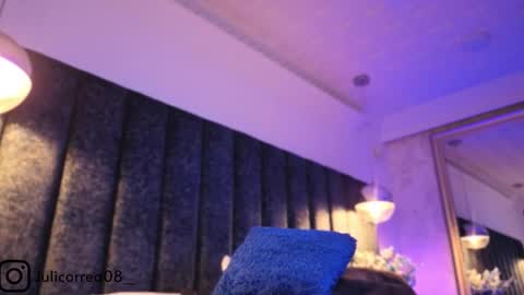 Juli  online show from January 16, 12:01 pm