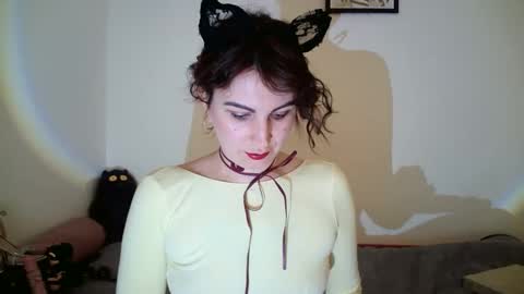 nefertiti_queen online show from April 14, 9:48 pm