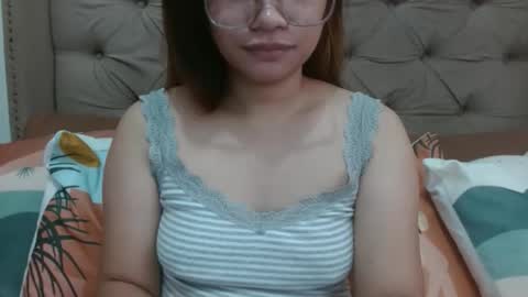 Snapshot of nerdysweetpinay chatting on September 13, 2:52 am nerdysweetpinay online show from September 13, 2:52 am