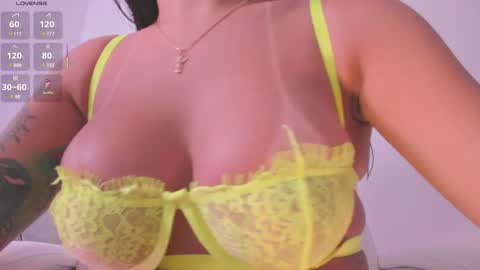 Nia online show from February 22, 3:10 pm