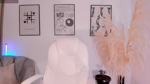 Nia online show from November 10, 12:55 pm