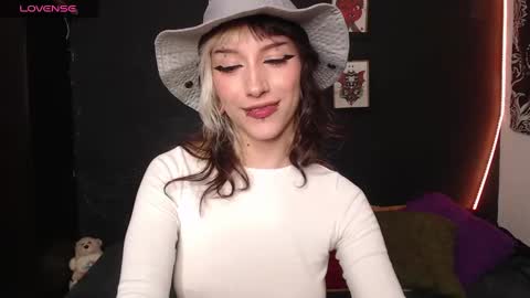 Snapshot of niakat_ chatting on September 16, 1:35 am niakat online show from September 16, 1:35 am