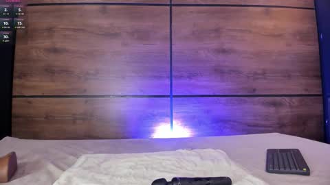 Nia  online show from December 18, 6:01 pm